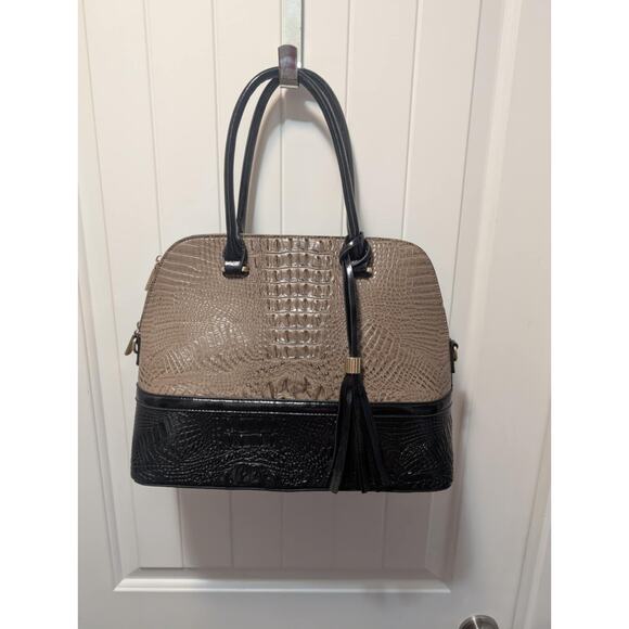 Alyssa Vegan Handbag Purse Bag Tote 2 Colored Light Brown Black Alligator Print - Picture 1 of 14